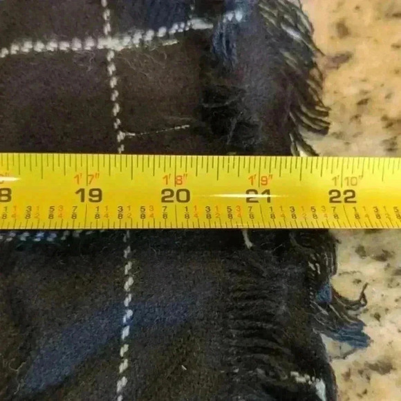 A New Day Blanket Scarf black white windowpane NWT 22" wide 79" length NWT Warm - Picture 4 of 4